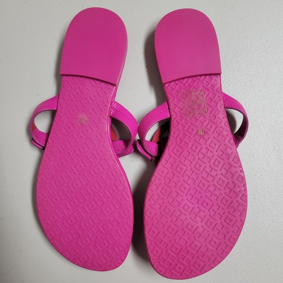 Tory Burch NWT Miller Thong Sandals Size 7. - Picture 5 of 13